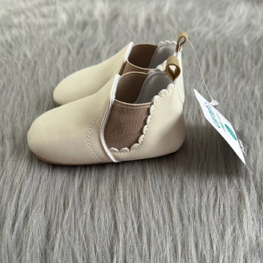 Carter's Child Of Mine Baby Shoes Infant Girls Size 3-6 Months White Booties NEW